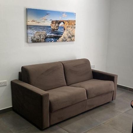 Modern Haven In Ta'Xbiex Appartement Ta Xbiex Buitenkant foto
