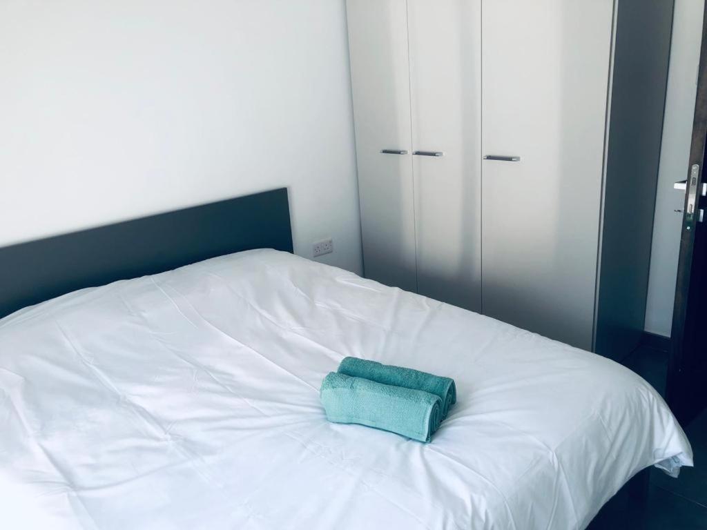 Modern Haven In Ta'Xbiex Appartement Ta Xbiex Buitenkant foto