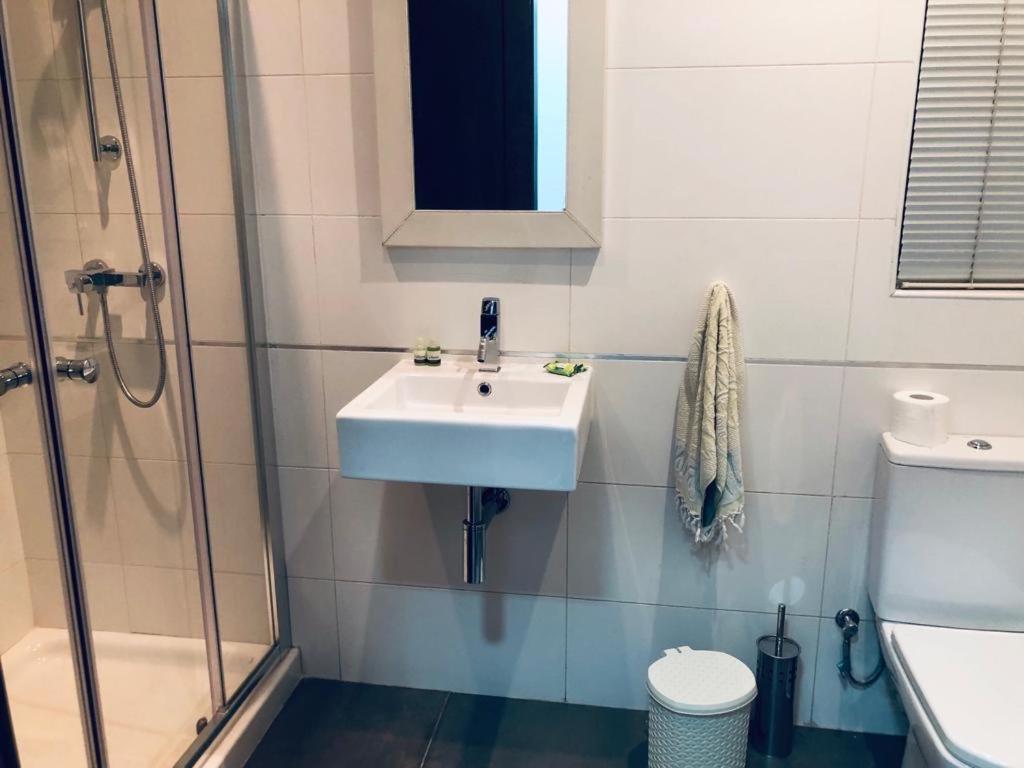 Modern Haven In Ta'Xbiex Appartement Ta Xbiex Buitenkant foto